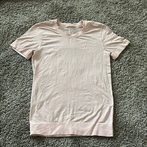 Lululemon Swiftly relaxed Light Pink Short Sleeve Shirt size 0 used